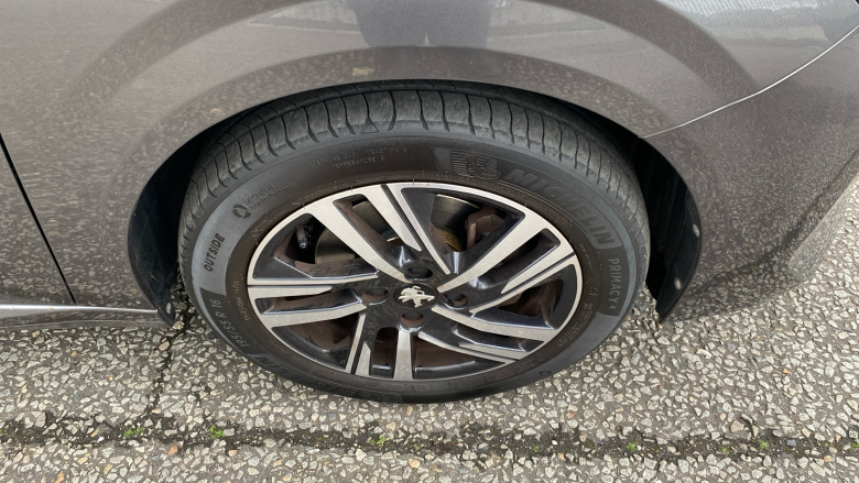 Peugeot 208 1.2 PureTech 100 Allure Premium + 5dr Petrol Hatchback